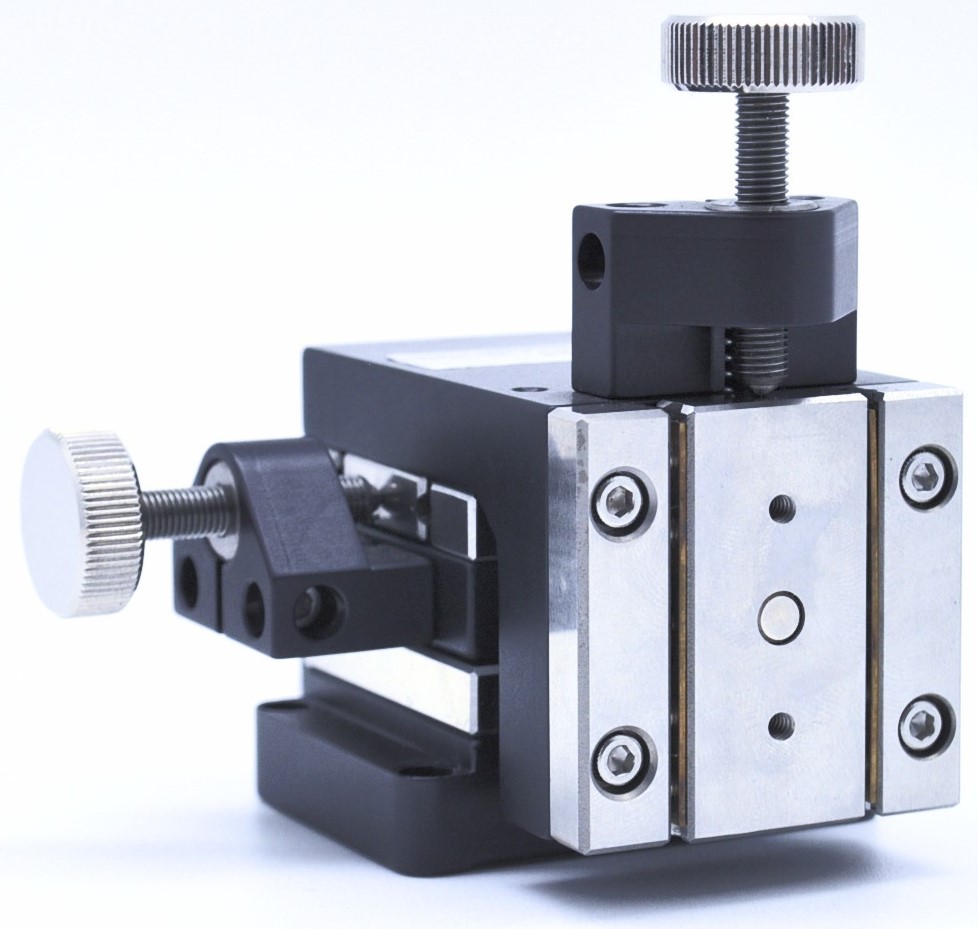 XYZ 500 Micropositioners with Screw Adjust (MLS, MRS, MIS)